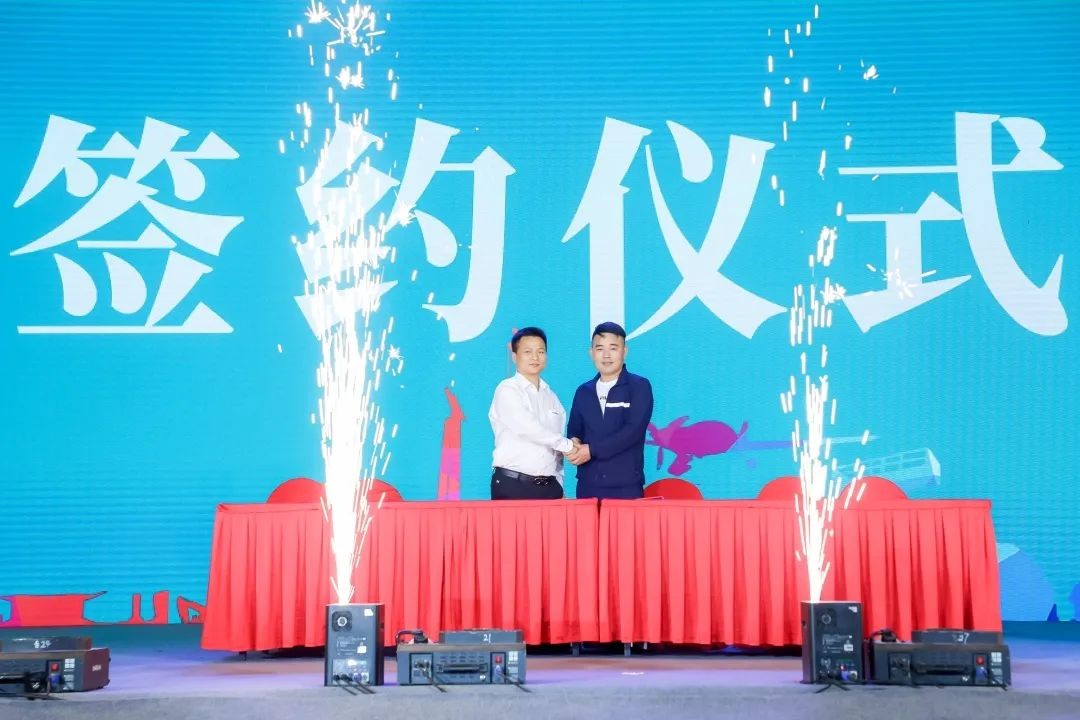 “機(jī)甲盛宴”長沙展圓滿收官！山河智能展區(qū)亮點(diǎn)精彩回顧